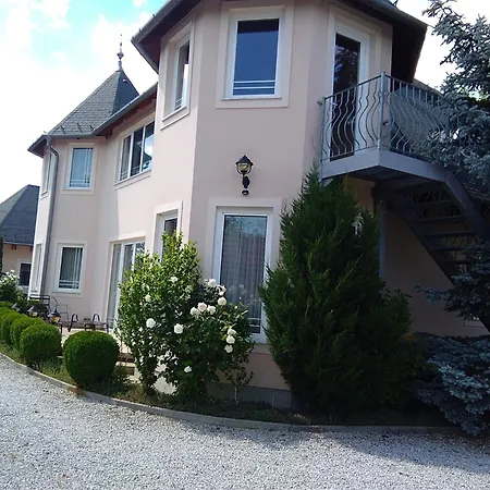 Castelinho Apartmanhaz *