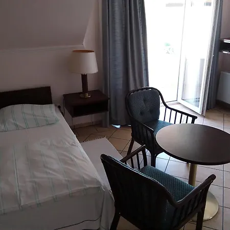 Castelinho Apartmanhaz شقة Gyenesdiás