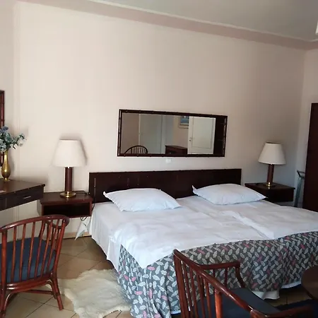 Castelinho Apartmanhaz شقة Gyenesdiás