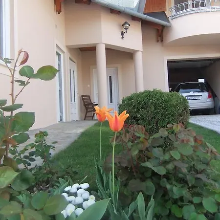شقة Castelinho Apartmanhaz Gyenesdiás