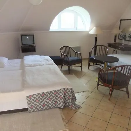Castelinho Apartmanhaz Gyenesdiás
