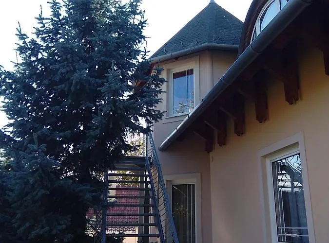 Castelinho Apartmanhaz Διαμέρισμα Gyenesdiás