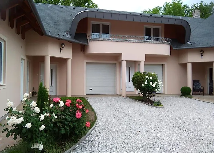 Castelinho Apartmanhaz Διαμέρισμα Gyenesdiás